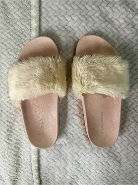 Steve Madden Pink Slides with Pastel Pink Faux-Fur Strap